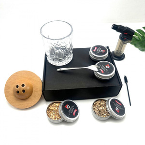 Kit <span class=keywords><strong>de</strong></span> <span class=keywords><strong>fumage</strong></span> pour cocktails avec quatre saveurs <span class=keywords><strong>de</strong></span> <span class=keywords><strong>copeaux</strong></span> <span class=keywords><strong>de</strong></span> bois, outil <span class=keywords><strong>de</strong></span> <span class=keywords><strong>fumage</strong></span> idéal pour whisky aromatique et cocktails, pour la maison et les bars. - Product Image 4