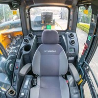 Offre Spéciale : Excavatrice Hyundai 305 d'occasion, modèle moderne, 30,5 tonnes, sur chenilles, hydraulique