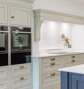 ตู้ครัวสไตล์ยุโรปสีขาวแบบสั่งทำ เฟอร์นิเจอร์ไม้จริงแบบโมดูลาร์ ชุดเฟอร์นิเจอร์ครัวทันสมัยสำหรับทั้งบ้าน - Product Image 3