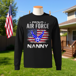 Camiseta de manga larga Proud Air Force Nanny con diseño de bandera estadounidense - Product Image 3