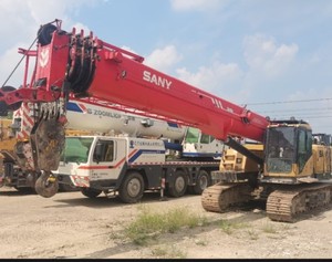 Grue sur chenilles télescopique de 25 tonnes SCC250TB avec moteur, pompe, roulement et engrenage pour la construction et l'entretien - Product Image 1