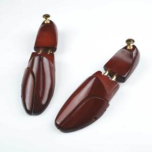 調整可能なシダーウッドシューズ最後のソリッドレザーシューシェイパー塗装表面付き木製シューストレッチャー効果的な保護 - Product Image 3