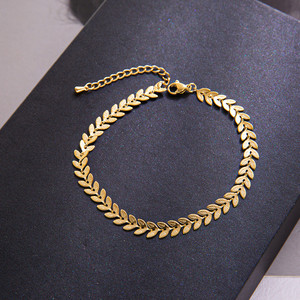 <span class=keywords><strong>Tobillera</strong></span> de Acero Inoxidable Color Dorado con Cadena de Hojas, Joyería Minimalista para Mujer, Venta al por Mayor, Bajo MOQ, Stock Disponible, Venta a Granel - Product Image 3
