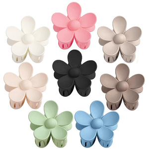 Mini Pinzas de Plástico para el Cabello con Forma de Flor de 4 cm, Color Caramelo, Accesorios de Moda para el Cabello para Marcas de Influencers y Colecciones de Creadores - Product Image 3