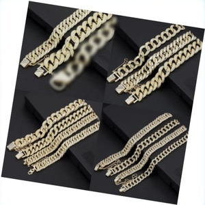 Pulsera Cubana Gruesa Personalizada al por Mayor JXX, Cadena de Eslabones Chapada en Oro de 14K, Estilo Hip Hop Moderno para Hombre, Principalmente Hecha de Latón - Product Image 1