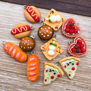 Adorno de resina con forma de panecillo de hamburguesa y hot dog, redondo, hecho a mano, accesorios de joyería DIY para decoración navideña, regalo. - Product Image 3