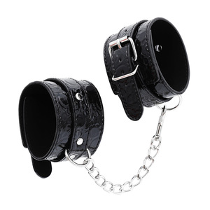 Juguetes sexuales, productos SP, bondage, pasión PU, esposas negras, cuero, SM, ataduras con cadenas de hierro, parejas, sexo para adultos. - Product Image 1