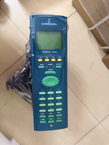 Ordinateur de calcul de débit fiscal Emerson FloBoss S600+ pour le transfert de gaz et de liquides - Product Image 1