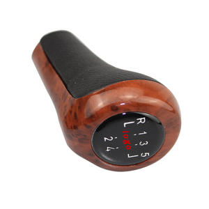 Pommeau de levier de vitesse en cuir grain de bois pour BMW 5 vitesses, ergonomique, logo personnalisé - Product Image 1