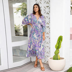 Station indépendante européenne américaine pour <span class=keywords><strong>Amazon</strong></span> <span class=keywords><strong>robe</strong></span> nouvelle manches chauve-souris longue col en V fendu <span class=keywords><strong>plage</strong></span> vacances <span class=keywords><strong>robe</strong></span> florale - Product Image 1