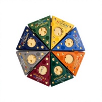 Boîte en papier pliable personnalisée avec fenêtre en PVC, découpe triangulaire, forme de fromage, estampage or, pour emballage de savon, fabriquée par un fabricant OEM