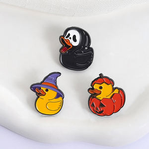 Alfileres esmaltados de pato de Halloween, patito de bruja con calabaza, parca, pato, temporada espeluznante, broches, insignia de solapa, regalo de joyería para amigos - Product Image 3