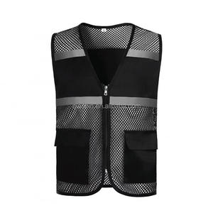 Дышащий, прочный, светоотражающий жилет повышенной видимости из ткани премиум-класса, соответствующий стандарту ANSI CLASS 2, с возможностью нанесения логотипа и индивидуальной сетчатой конструкцией. - Product Image 4