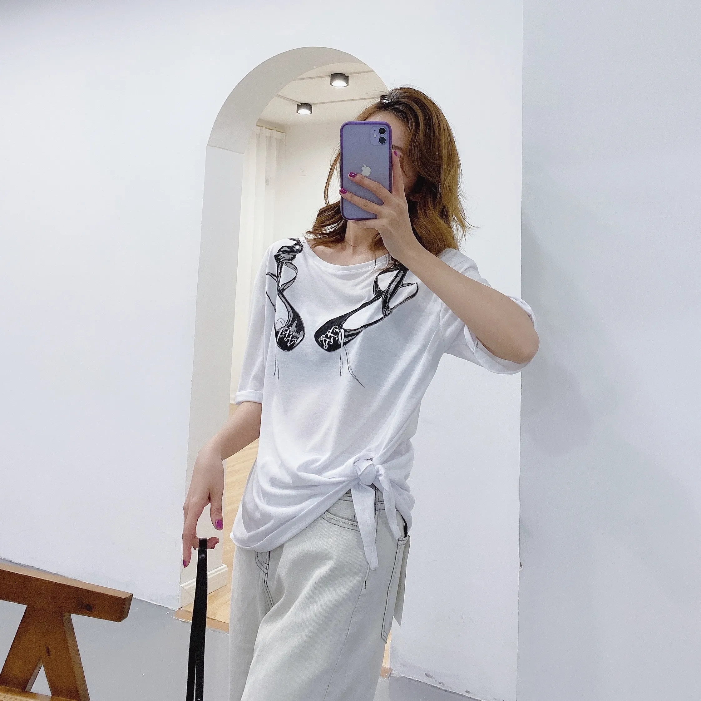 빈티지 구두 프린트 반소매 사이드 넥타이 화이트 여성 캐주얼 여름 티셔츠