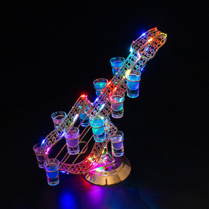 Support à verres à cocktail lumineux à sept couleurs en forme de cœur, en fonte, fait main, pour soirées cocktail - Product Image 1