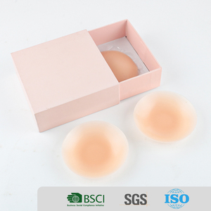 Autocollant sans colle cache-téton en silicone doux et léger pour un confort discret - Product Image 1