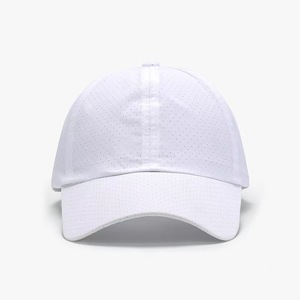 قبعة بيسبول بـ 6 ألواح مسطحة رياضية من قماش الدوبي، خفيفة وشبكية للصيف، سريعة الجفاف وقابلة للتنفس، قبعة شمس للجولف والتنس والجري والمشي لمسافات طويلة والتخييم - Product Image 4