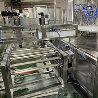 Machine de remplissage et de bouchage à grande vitesse pour sachets debout avec bec verseur pour aliments pour animaux de compagnie, nourriture pour chats