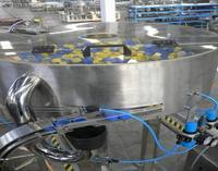 Usine d'embouteillage automatique d'eau potable minérale pure, ligne de production 3 en 1 pour le lavage, le remplissage et le bouchage de bouteilles en PET