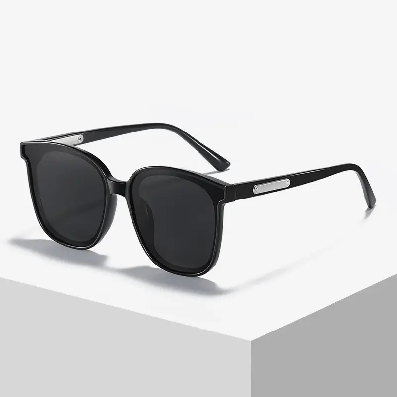 نظارات شمسية مستقطبة بعلامة تجارية مخصصة uv400 نظارات شمسية سوداء غير لامعة للترويج