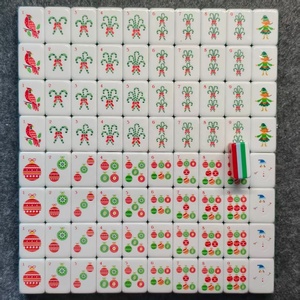 Juego de Mahjong Americano de Lujo Moderno Plegable de 4 Capas de Acrílico |   Fichas de Mahjong Navideñas Rojas y Verdes, Regalo Festivo, Buena Esperanza - Product Image 5