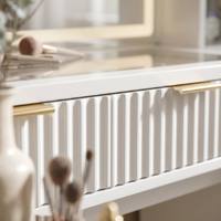 Table de toilette intelligente avec miroir et éclairage réglable, rangement organisé pour la chambre à coucher