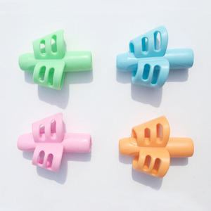 Thân Thiện Với Môi Pencil Chủ Cao Su Bút Chì Grip Trẻ Em Bút Grip Corrector - Product Image 6