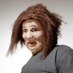 Masque intégral en latex réaliste de femme âgée plissée avec cheveux blancs/marron désordonnés - Accessoire tendance pour fête d'Halloween, mascarade, cosplay pour 18 ans et plus - Product Image 5