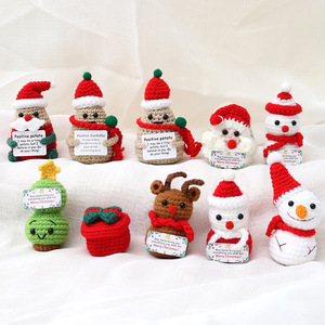 Poupées de Noël en laine au crochet personnalisées, jouets faits main à coudre et à tisser, cadeaux de Noël personnalisés pour bébés (Père Noël, Bonhomme de neige, Renne) - Product Image 4