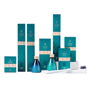 Sang Trọng Xách Tay Khách Sạn Tiện Nghi Kit Biểu Tượng Tùy Chỉnh Dùng Một Lần Khách Sạn Đồ Dùng Trong Nhà Tắm Bàn Chải Đánh Răng Set Với Kem Đánh Răng - Product Image 3