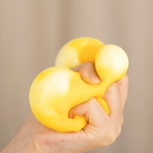 Vente en gros usine : Jouet Squishy amusant en TPR, simulation mangoustan, personnalisé, anti-stress, collant, à presser, pour soulager l'anxiété - Product Image 6