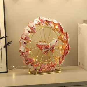 Ornement de grande roue rotative Mystic Arts en métal doré avec lumières LED, décoration de bureau pour la maison et le bureau - Product Image 1