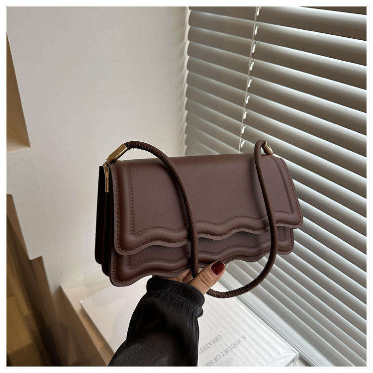 สีน้ำตาล