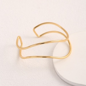 Jingciren Boutique Europa y Estados Unidos: Estilo exagerado irregular europeo y americano, elegante empaque en caja de regalo - Product Image 2