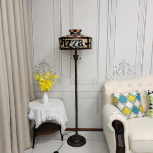 Crecobo Custom 18 pulgadas Estilo Tiffany Vidrieras <span class=keywords><strong>Pizza</strong></span> Hut pantalla Retro Lámparas de pie decorativas para restaurante interior - Product Image 4