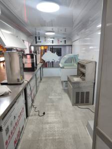 Camion de cuisine mobile personnalisé, remorque pour food truck, cuisine complète pour bubble tea, jus, glaces, desserts - Product Image 4