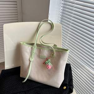 Grand sac fourre-tout décoratif polyvalent à une épaule pour étudiantes - Product Image 2