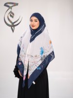 Hijab Modal Premium dengan Cetakan Bunga Besar Watercolour, Lembut, Ramah Kulit, dan Mudah Dibungkus untuk Wanita Muslim