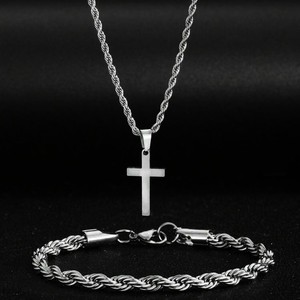 Ensemble Cadeau Collier et Bracelet Chaîne Cubaine Plaqué Or Hip Hop en Gros, Pendentif Croix en Acier Inoxydable pour Hommes - Product Image 2