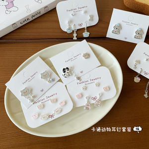 Pendientes de diseño de gato asiático, gatito de dibujos animados, aguja plateada, divertidos, dulces, lindos, con diseño de aceite, para estudiantes - Product Image 1