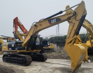Excavatrice sur chenilles hydraulique Caterpillar 329D2L d'occasion, 29 tonnes, capacité de godet de 1,7 m, avec PLC et pompe à engrenages - Product Image 4