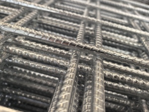 12MM 100 * 100 Welded Steel Mesh With Tensile Strength &ge; 550 for Concrete <strong>Reinforcement</strong> - Product Image 2