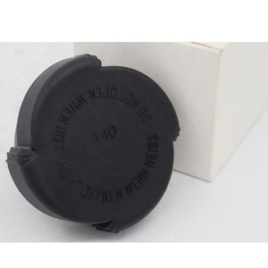 Couvercle de radiateur de réservoir d'expansion de moteur de liquide de refroidissement en plastique de voiture 17111742232 pour <span class=keywords><strong>BMW</strong></span> E30 <span class=keywords><strong>E36</strong></span> E46 X3 E34 E83 - Product Image 6
