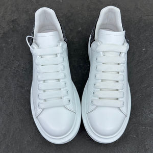 Chaussures de sport de luxe de créateur haut de gamme, à semelle épaisse et respirante, avec détails diamantés, blanches, fermées, pour couple, décontractées - Product Image 3