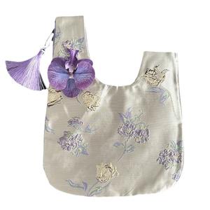 Petit sac à main en tissu jacquard imitation soie avec franges et fil doré, motif orchidée Phalaenopsis, nouveau style chinois rétro national - Product Image 5