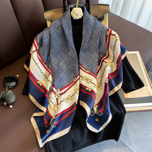 OEM/ODM Écharpe <span class=keywords><strong>de</strong></span> <span class=keywords><strong>luxe</strong></span> imprimée équestre en <span class=keywords><strong>soie</strong></span> 90x90cm <span class=keywords><strong>Carré</strong></span> Vintage Plaid & Chaîne Motif Écharpe pour les femmes Chic Wrap - Product Image 2