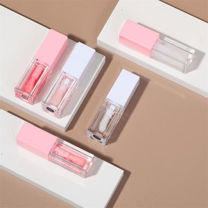 Lucidalabbra idratante vegano ad alto pigmento con etichetta privata - Product Image 5