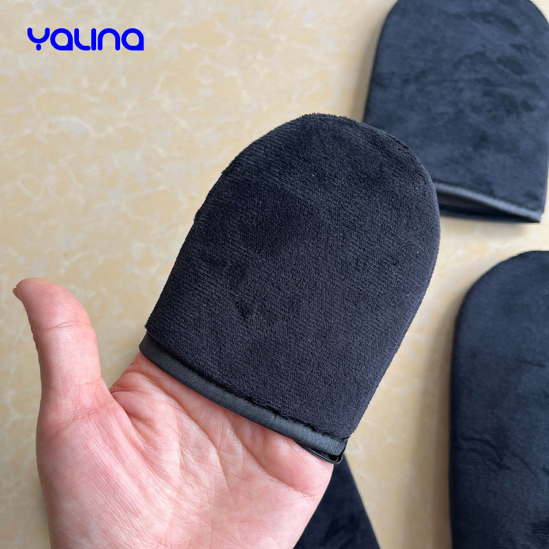 Petite mitaine noire