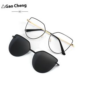 Nuevas Gafas <span class=keywords><strong>de</strong></span> <span class=keywords><strong>Sol</strong></span> Polarizadas Dos en Uno Chance Cat-Eye 7002 <span class=keywords><strong>con</strong></span> <span class=keywords><strong>Lentes</strong></span> Ópticas <span class=keywords><strong>de</strong></span> Marco Completo Anti-reflectantes UV400 <span class=keywords><strong>con</strong></span> Imán <span class=keywords><strong>para</strong></span> Miopía, Unisex - Product Image 5