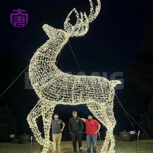 Décoration de Noël LED en forme de cerf pour extérieur, lumière blanc chaud 2700K, étanche, design 3D en fil métallique pour affichage festif - Product Image 6